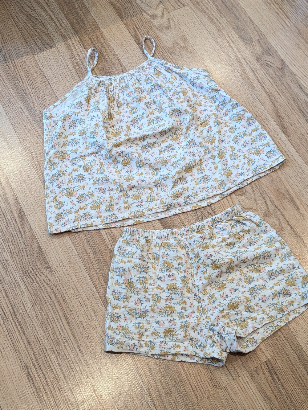 SZ 9-10 Kids Top And Bottom Set